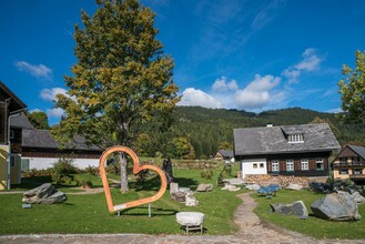 Geopark Glashütten mit Fotoherz | © TV Südsteiermark