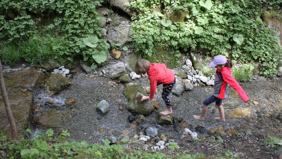 Wassertreten hält gesund und macht fit