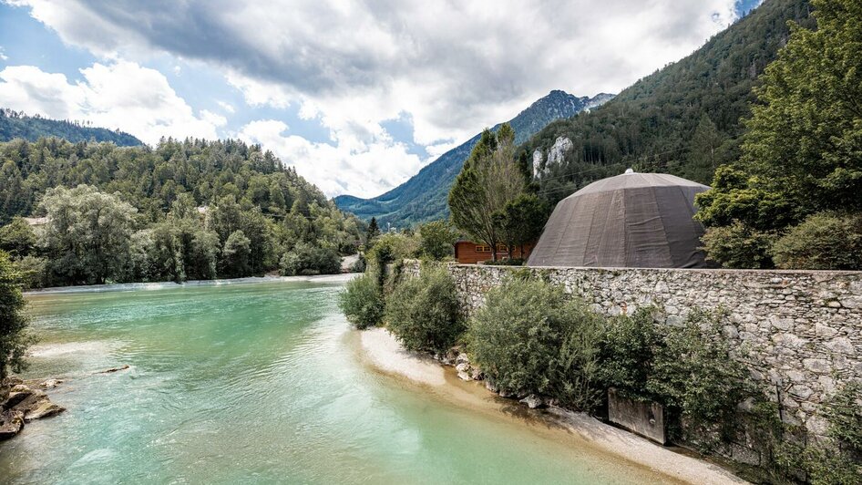 Das Köhlerzentrum direkt an der Enns in Hieflau | © Thomas Sattler