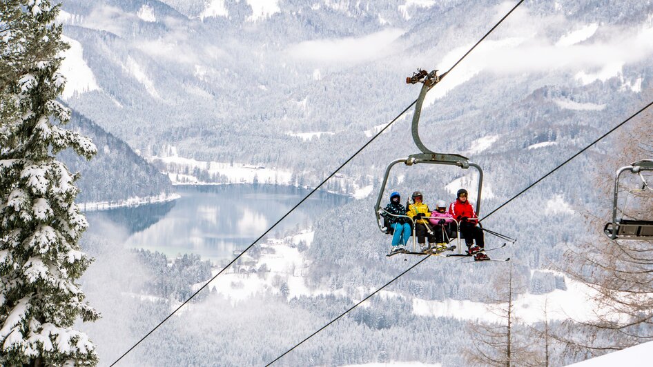 Sesselliftfahrt mit Blick auf den Erlaufsee | © TV Hochsteiermark | Fred Lindmoser