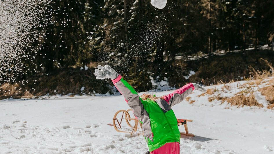 Winterspaß auf der Rodelwiese Hebalm | © Schilcherland Steiermark