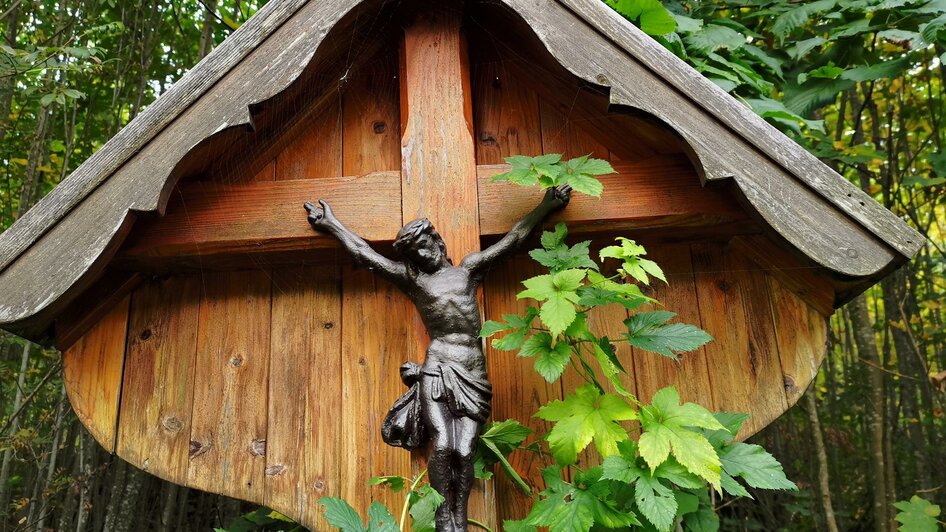 Kreuz entlang des Rosenkranzweges | © TV Hochsteiermark / Brigitte Digruber