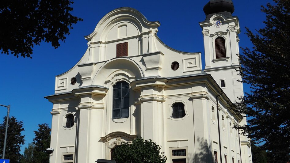 Stadtpfarrkirche Außenansicht 3 | © Pfarre Mureck