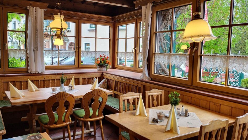 Gasthof Berndl, Altaussee, Veranda | ©  Petra Kirchschlager