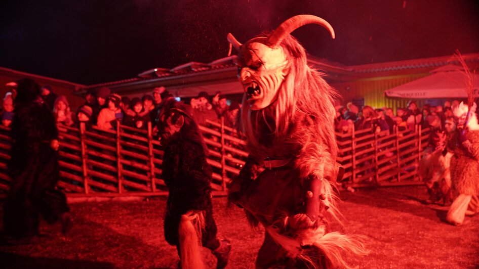 St. Nicholas, Kinderkrampuslauf & Perchten - Impressionen #2.2