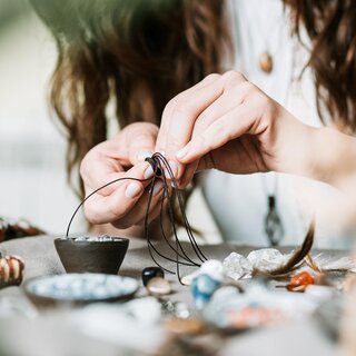 Kunsthandwerksmarkt Schmuck HB_Oststeiermark | © adobe stock foto