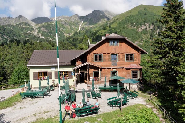 Edelrautehütte-Außenansicht-Murtal- Steiermark | © Edelrautehütte