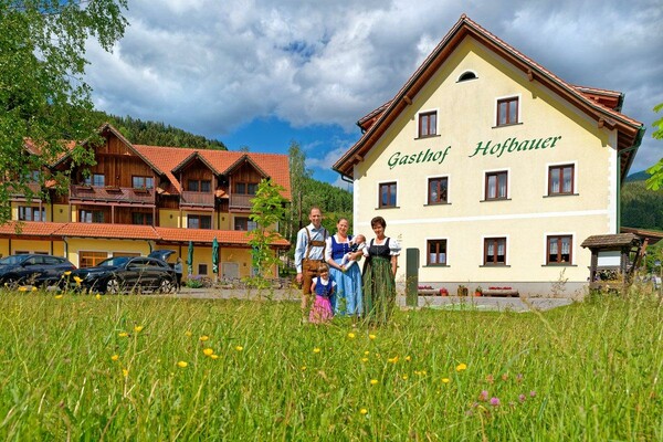 Gasthof Hofbauer_Hofbauer inkl Familie | © Hofbauer Gasthof
