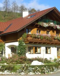 Hausfoto Sommer | © Rosemarie Loidl | © Rosemarie Loidl