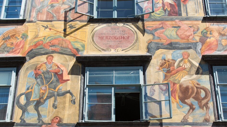 Fassade des Gemalten Hauses in Graz mit historischen Fresken. | © Graz Tourismus - Harry Schiffer
