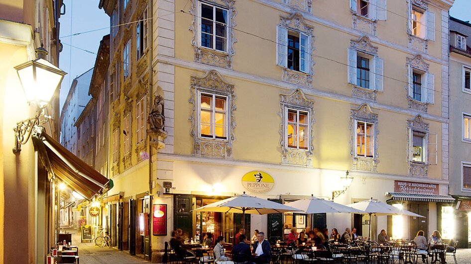 Gemütliches Restaurant Peppone in Graz mit Außenbereich.