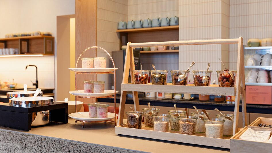 Buffet | voMas | © biyou biYou Ecoquartier in den Bergen - Impression #2.16 | © biyou