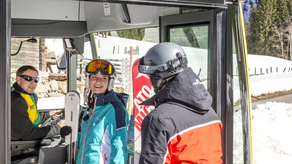 Mit dem Citybus unterwegs durch Schladming | © planai