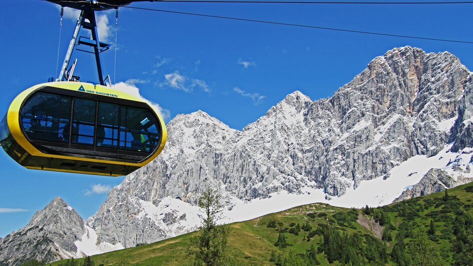 1.000 Höhenmeter in 10 Minuten Fahrzeit - die rundum verglaste Dachstein Panoramagondel