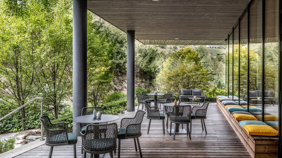 Terrasse genießBAR | © Falkensteiner Hotel Schladming/ Fotograf Dragan Dokmanovic Falkensteiner Hotel Schladming - Impression #2.38 | © Falkensteiner Hotel Schladming/ Fotograf Dragan Dokmanovic