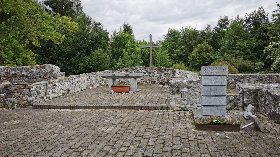 Kirchenruine Neuhaus