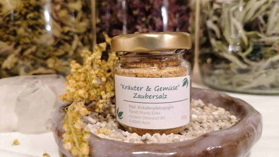 Kräuter und Gemüse Zaubersalz