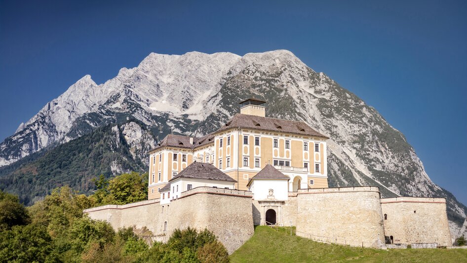 Schloss Trautenfels mit Grimming