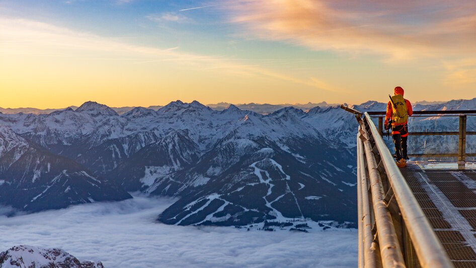 Ausblicksplattform am Dachstein zum Sonnenaufgang | © Renè Eduard Perhab